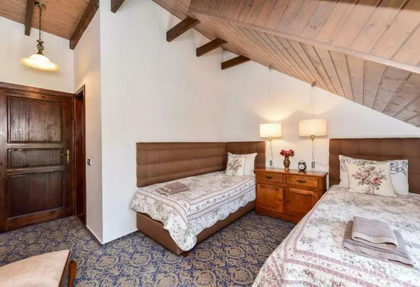 اتاق استاندارد با بالکن, Rusne Villa