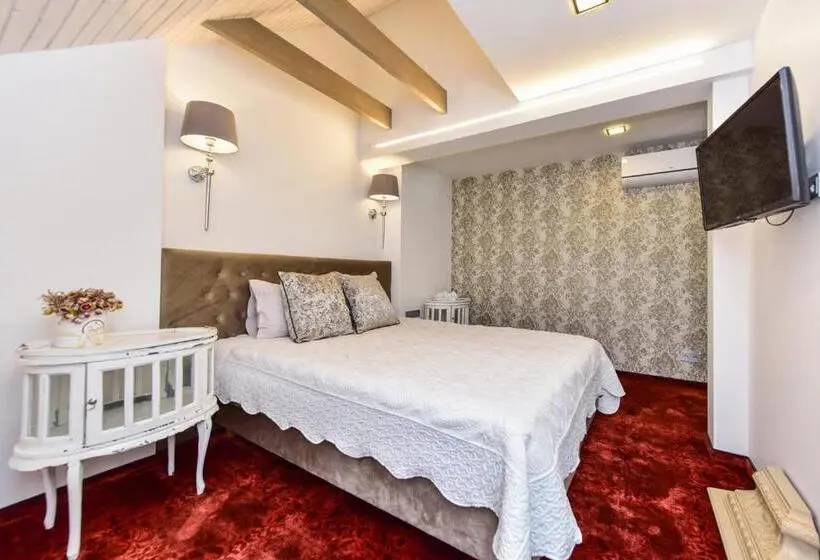 اتاق سوپریور با تخت بزرگ, Rusne Villa