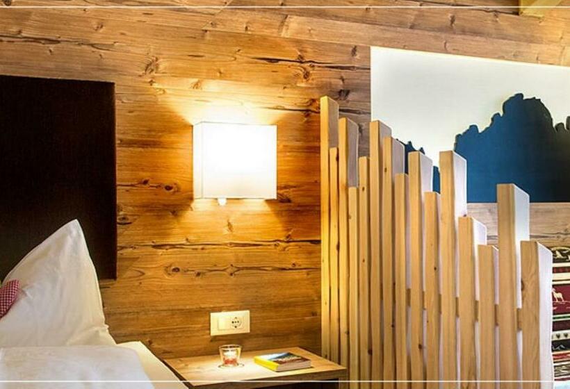 Номер Стандарт с Балконом, Chalet Dolomites