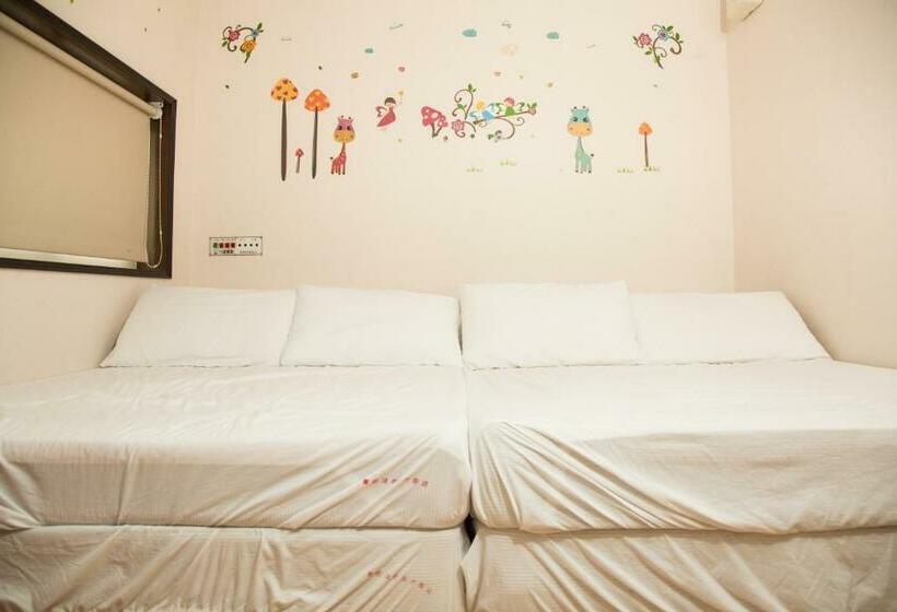 اتاق استاندارد چهار تخته, Deep Forest Inn
