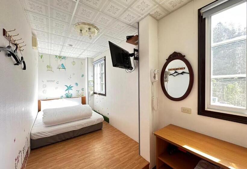 اتاق استاندارد, Deep Forest Inn