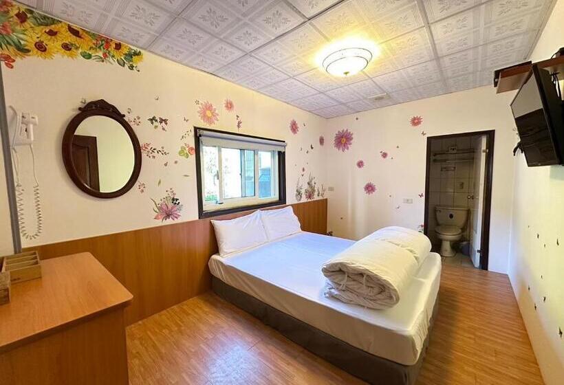 اتاق استاندارد, Deep Forest Inn