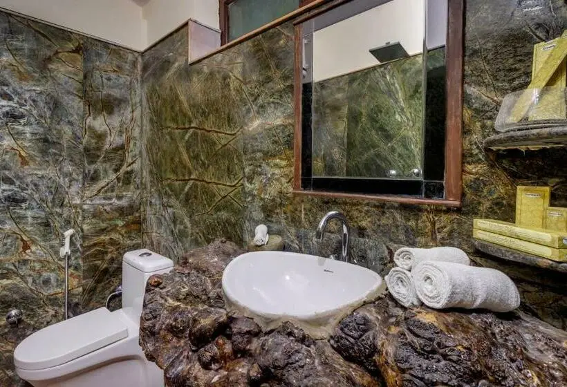 バルコニー付スイート, Lohagarh Corbett Resort