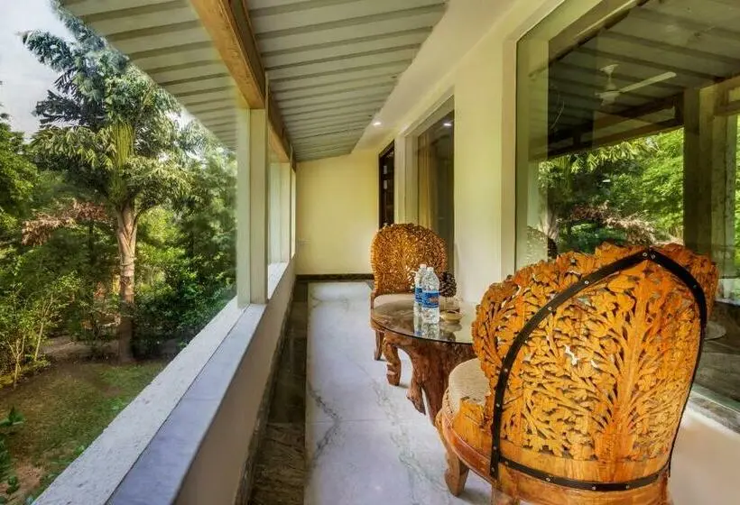バルコニー付スイート, Lohagarh Corbett Resort