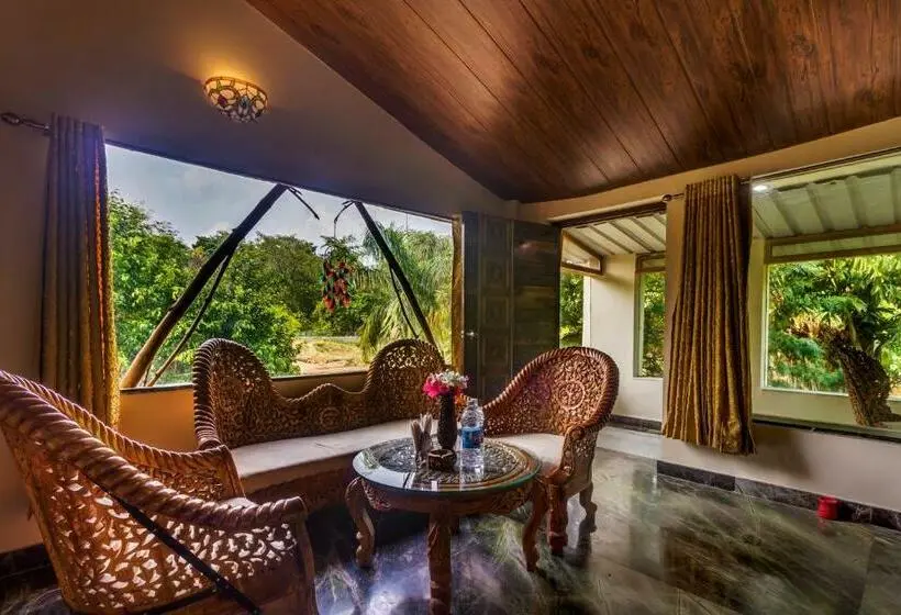 バルコニー付スイート, Lohagarh Corbett Resort