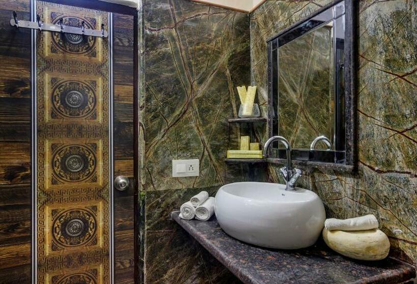 סוויטה עם מרפסת, Lohagarh Corbett Resort