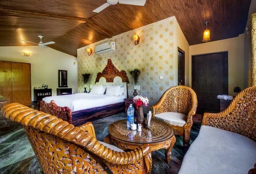 バルコニー付スイート, Lohagarh Corbett Resort