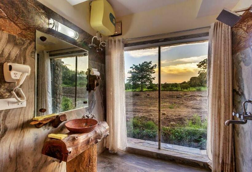 חדר סופריור עם מיטת קינג, Lohagarh Corbett Resort