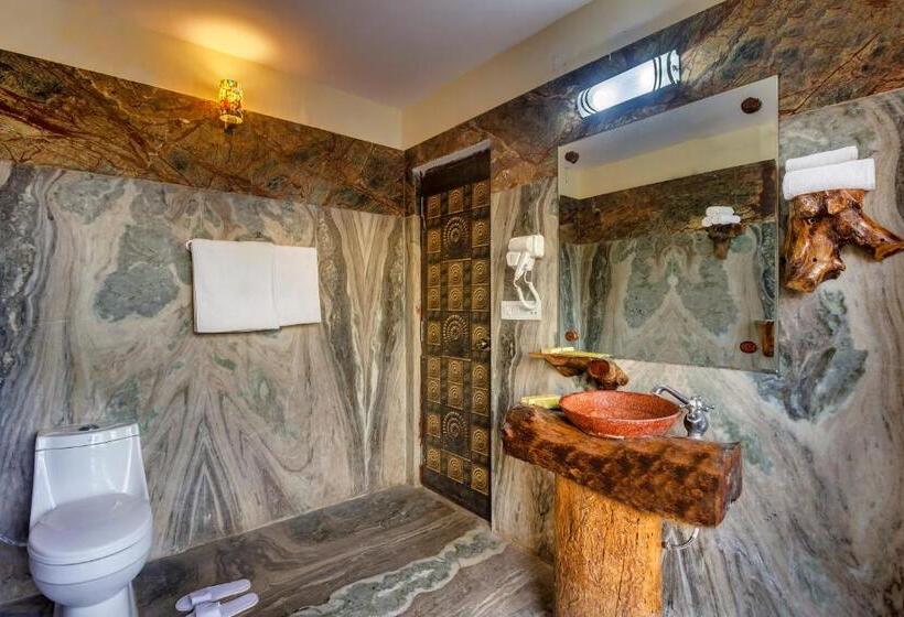 חדר סופריור עם מיטת קינג, Lohagarh Corbett Resort