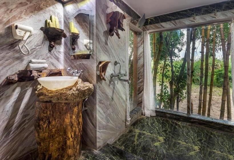 חדר משפחתי נוף לגינה, Lohagarh Corbett Resort