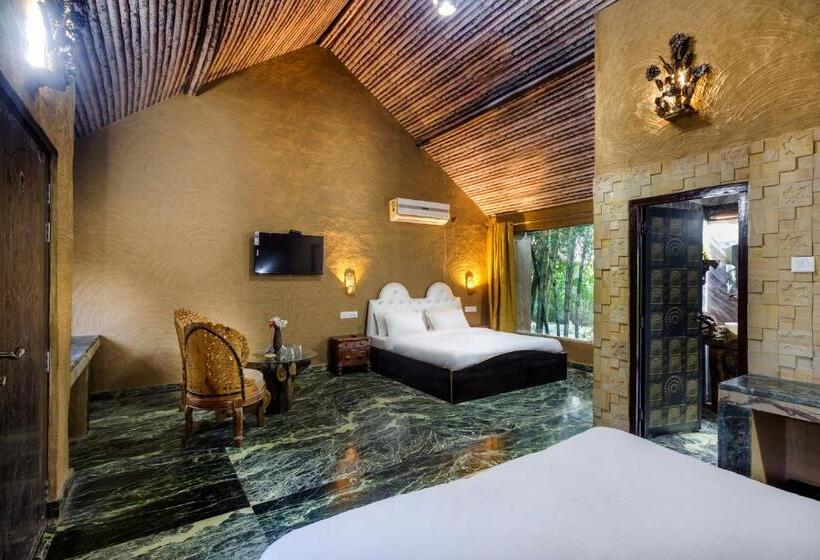 חדר משפחתי נוף לגינה, Lohagarh Corbett Resort