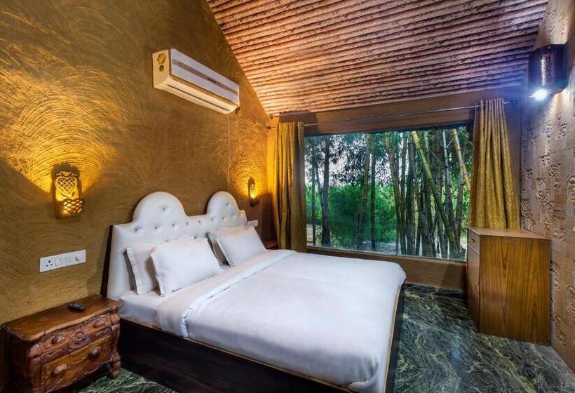 패밀리 룸 가든 전망, Lohagarh Corbett Resort