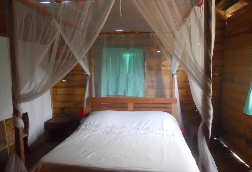 سوییت سوپریور با چشمانداز دریا, Longo Vezo