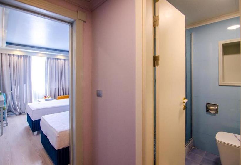 带城市景观及双人床的标准房间, Phoenicia Blue View