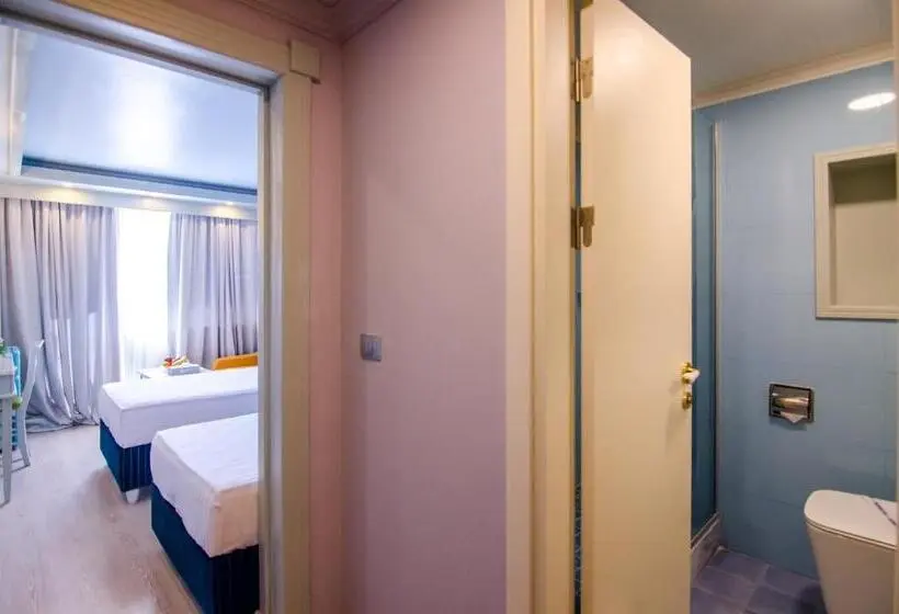 Standard Room Double Bed City View, Phoenicia Blue View