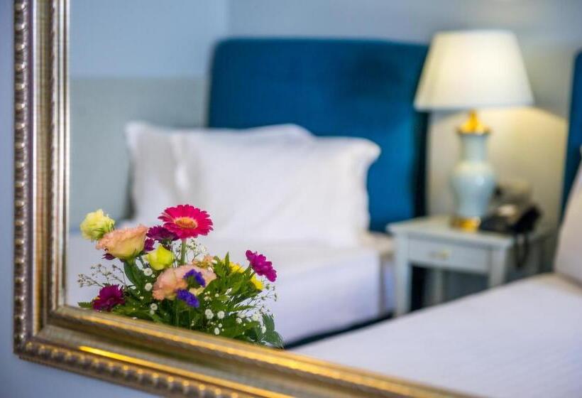 带城市景观及双人床的标准房间, Phoenicia Blue View