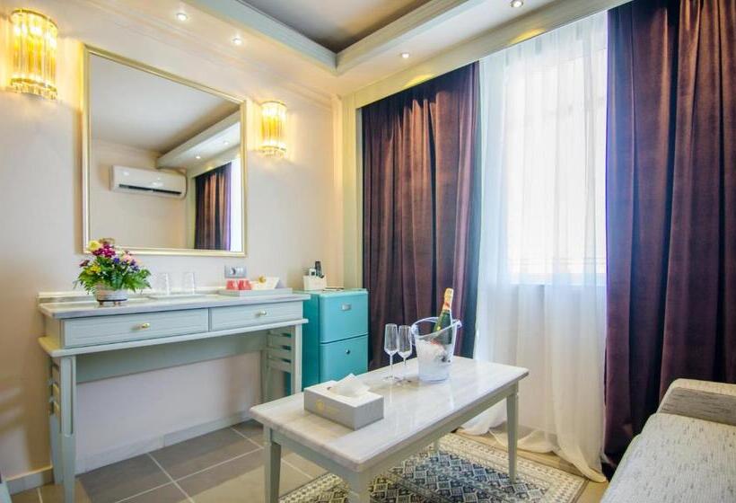 带城市景观及双人床的标准房间, Phoenicia Blue View