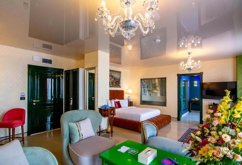 海景套房, Phoenicia Blue View