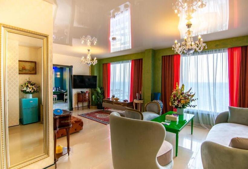 海景套房, Phoenicia Blue View