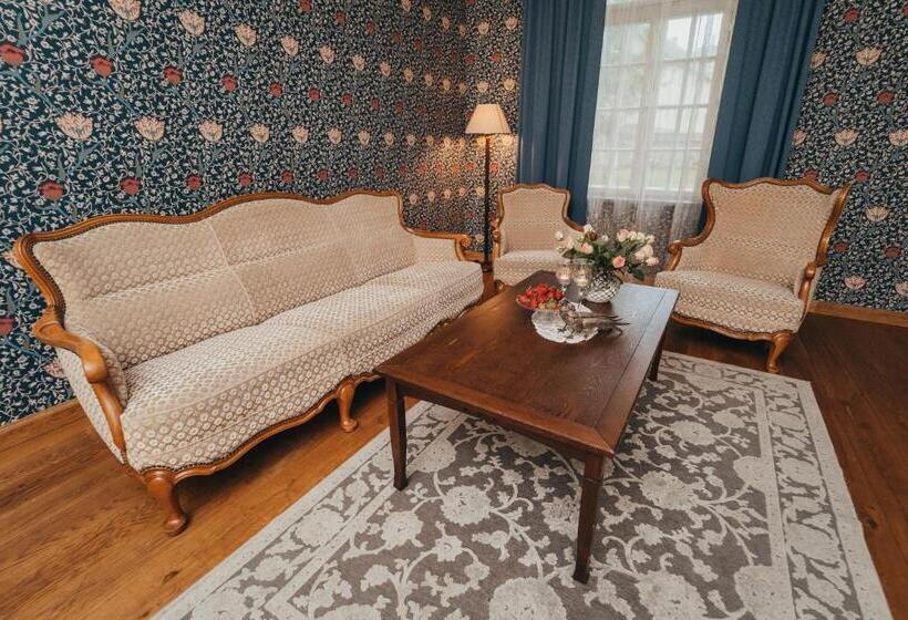 سوییت, Mooste Viinavabriku Hotell & Restoran