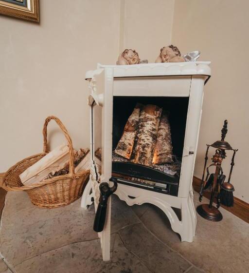 سوییت, Mooste Viinavabriku Hotell & Restoran