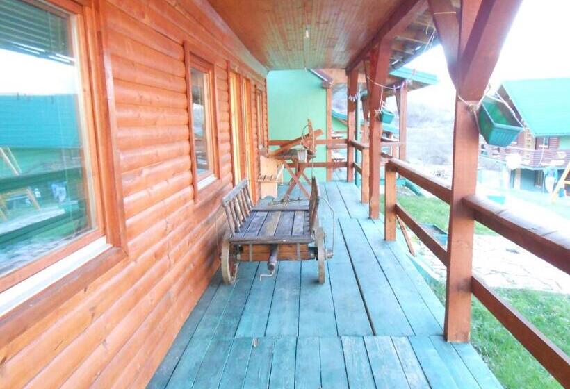 اتاق استاندارد چهار تخته, Rafting Camp Green Tara