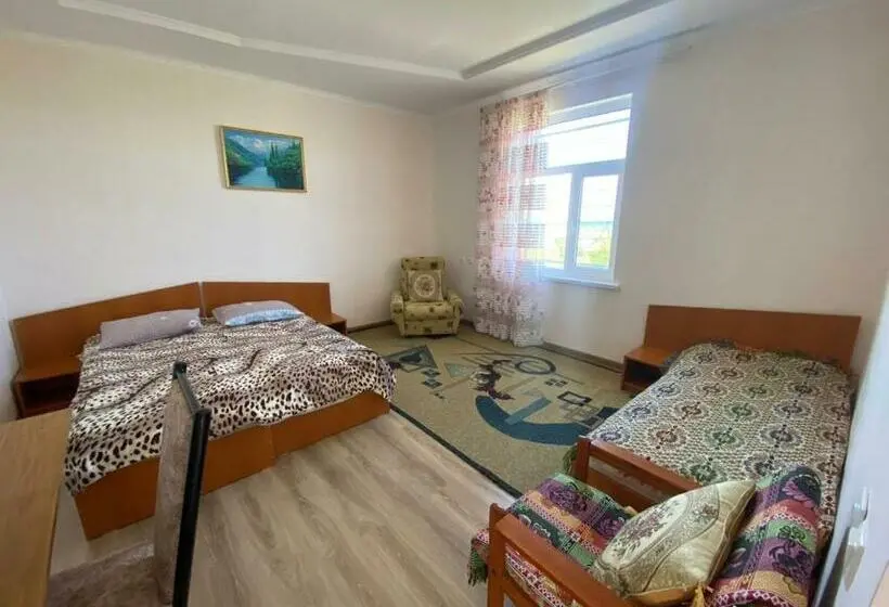 اتاق استاندارد سه نفره, Svetlana Guest House
