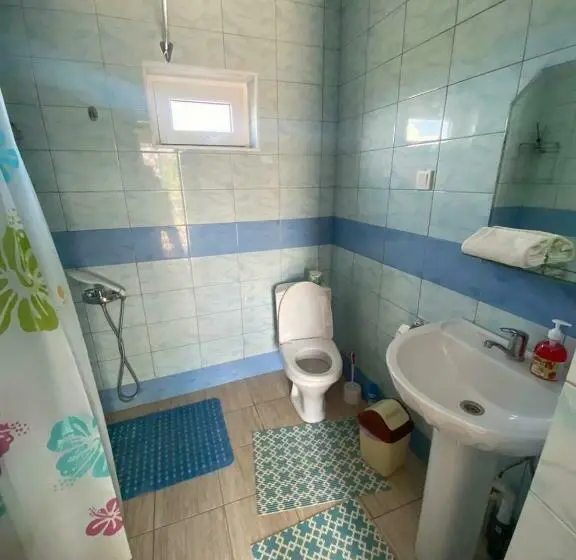 اتاق استاندارد سه نفره, Svetlana Guest House