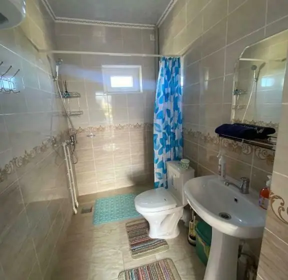 اتاق سه نفره سوپریور با چشمانداز دریا, Svetlana Guest House
