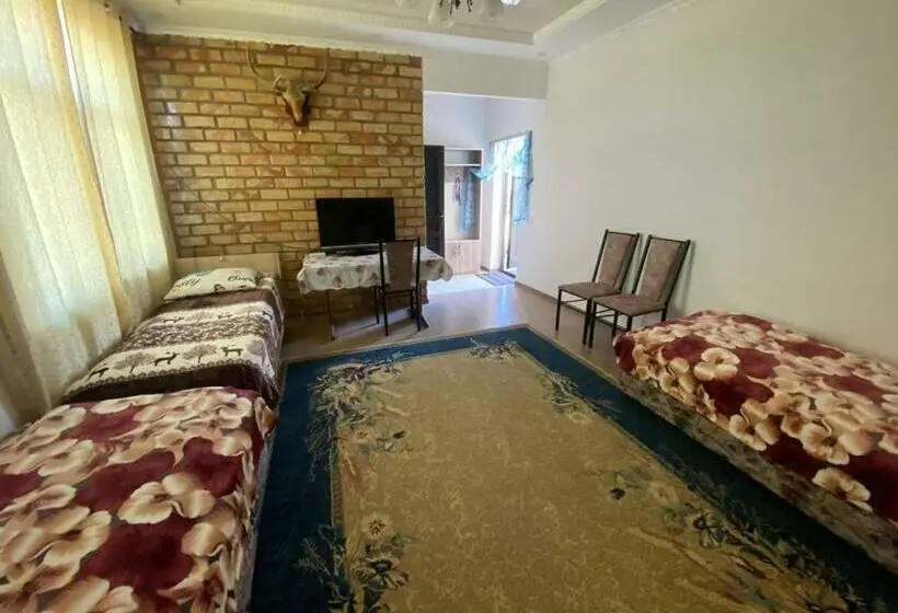 اتاق سه نفره سوپریور با چشمانداز دریا, Svetlana Guest House