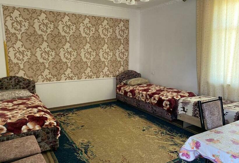 اتاق سه نفره سوپریور با چشمانداز دریا, Svetlana Guest House