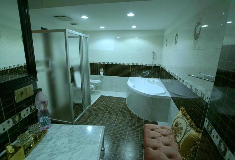 סוויטה, Theresia Chateau   Bernolákovo