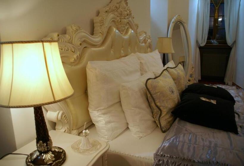 סוויטה, Theresia Chateau   Bernolákovo