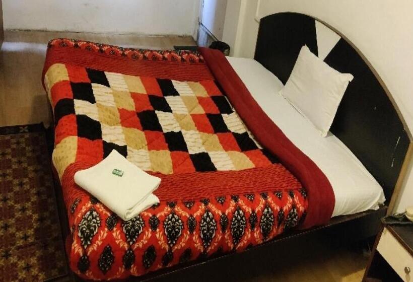 חדר דלוקס לשלושה, Capital O 8272 Hotel Pratigya Residency