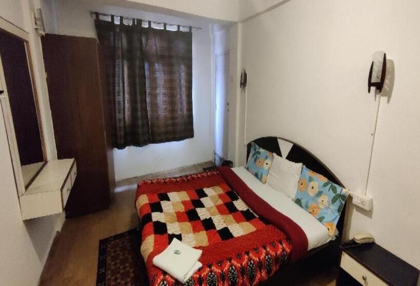 חדר דלוקס לשלושה, Capital O 8272 Hotel Pratigya Residency