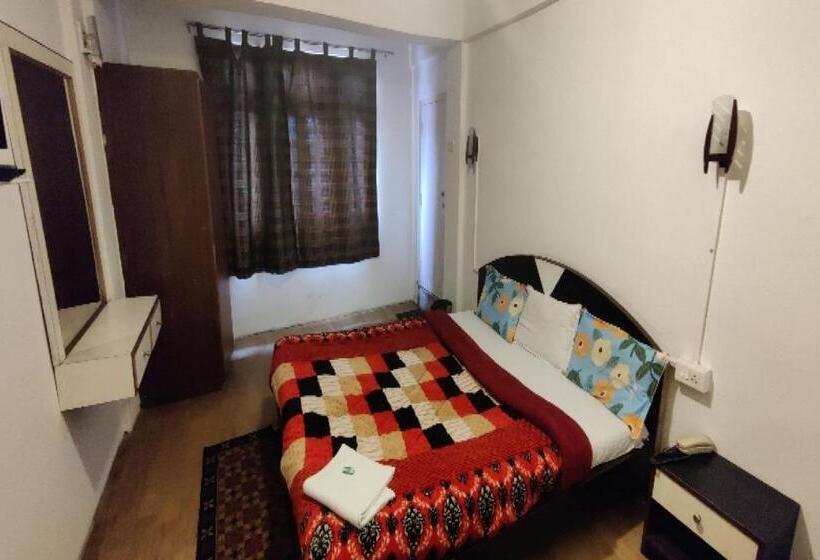 חדר דלוקס לשלושה, Capital O 8272 Hotel Pratigya Residency