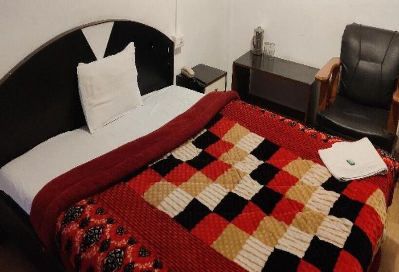 חדר דלוקס לשלושה, Capital O 8272 Hotel Pratigya Residency