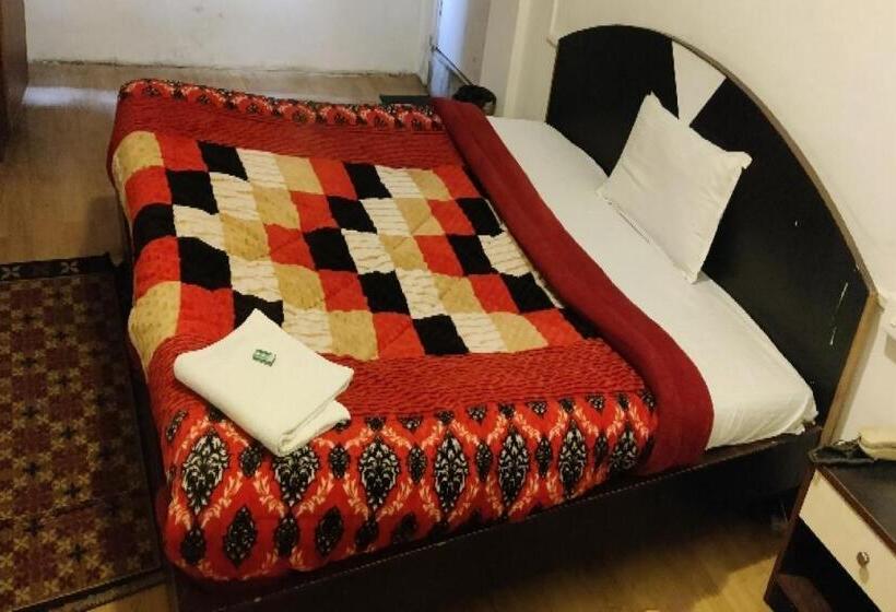 חדר דלוקס לשלושה, Capital O 8272 Hotel Pratigya Residency