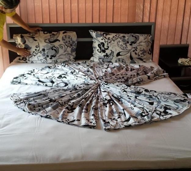 اتاق استاندارد سه تخته با بالکن, Mirage Family