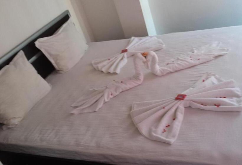 اتاق استاندارد چهارنفره با بالکن, Mirage Family