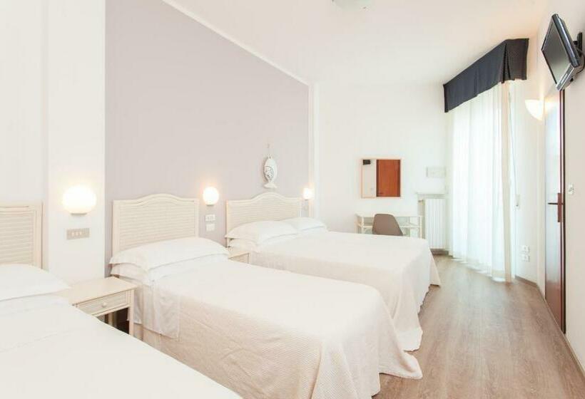 غرفة قياسية رباعية مطلة على البحر, Roxy & Beach