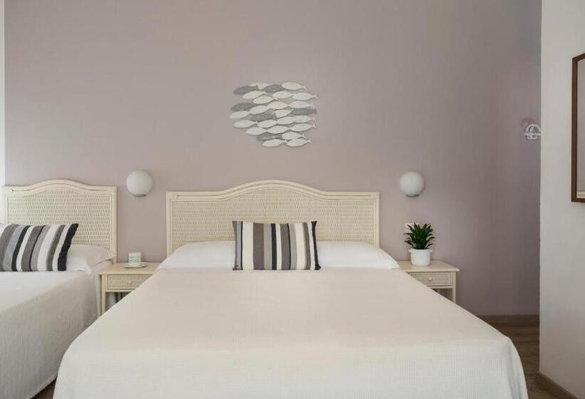 غرفة قياسية رباعية مطلة على البحر, Roxy & Beach