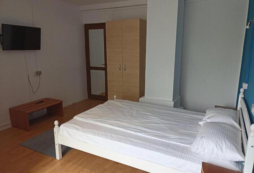 اتاق استاندارد با بالکن, Almaville Mamaia