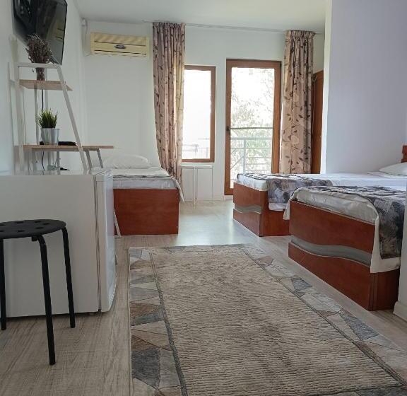 디럭스 룸 가든 전망, Almaville Mamaia