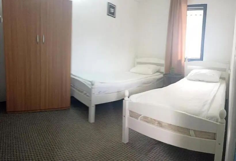 スイート, Almaville Mamaia