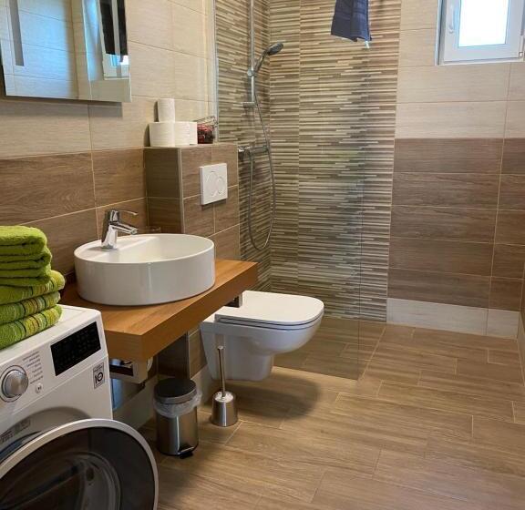 带1个卧室的带阳台的公寓, Apartmány Přítluky