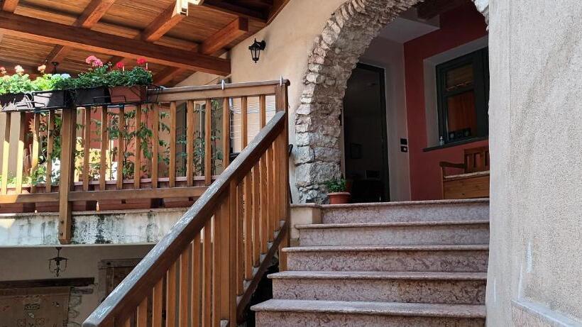 شقة غرفتين, Casa San Felice