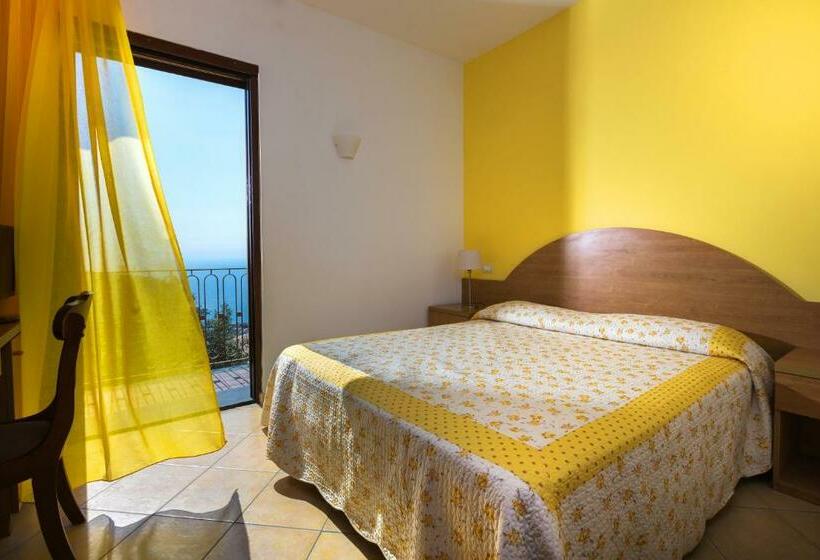 Номер Стандарт Вид на Море, L Ulivo Resort