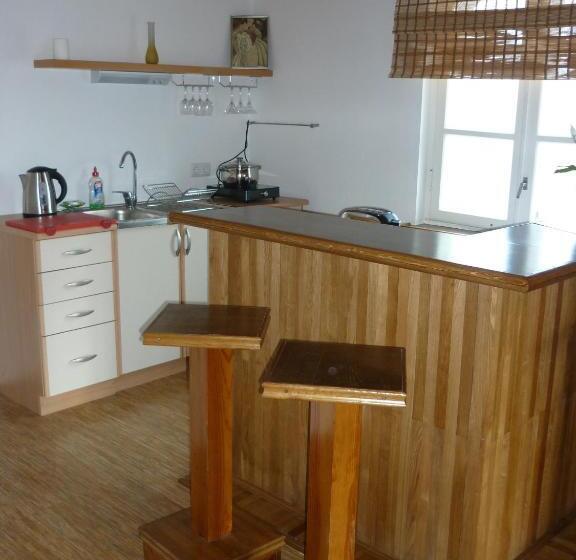 استودیوی استاندارد, Marigolds