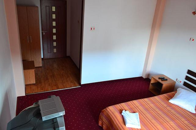 Номер Стандарт, Pensiunea Daniels